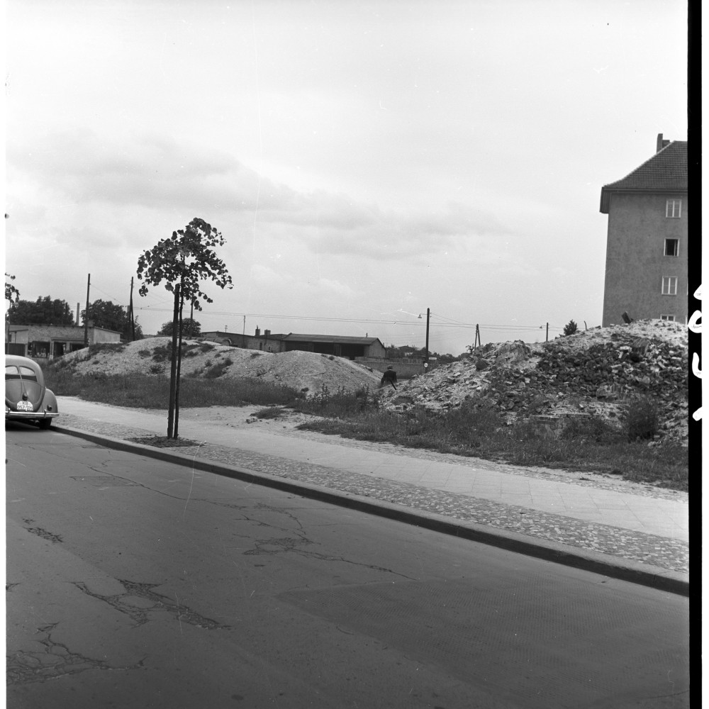 Negativ: Gelände, Rembrandtstraße 22, 1953 (Museen Tempelhof-Schöneberg/Herwarth Staudt CC BY-NC-SA)