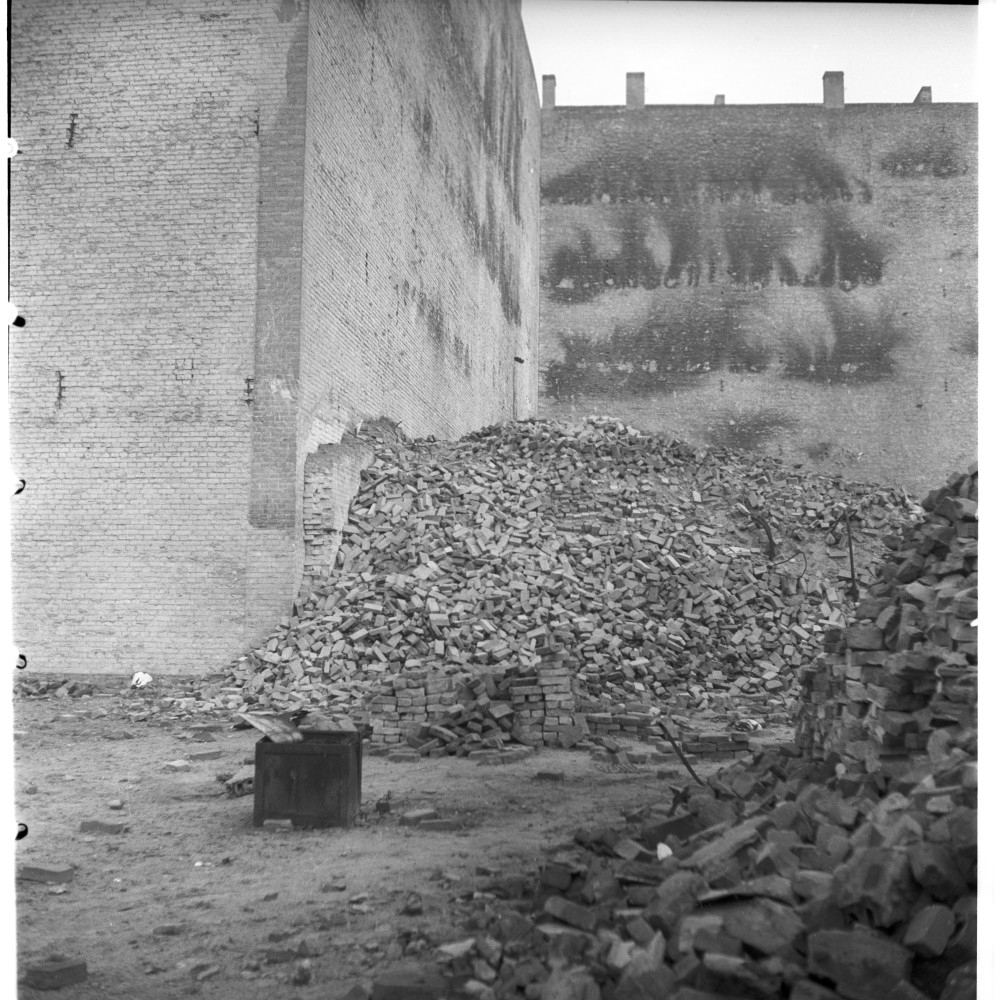 Negativ: Gelände, Rosenheimer Straße 8 a, 1950 (Museen Tempelhof-Schöneberg/Herwarth Staudt CC BY-NC-SA)