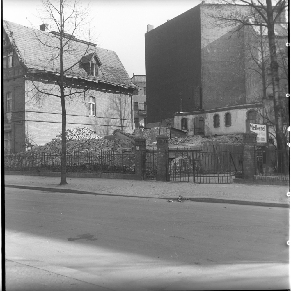 Negativ: Gelände, Sarrazinstraße 21, 1952 (Museen Tempelhof-Schöneberg/Herwarth Staudt CC BY-NC-SA)