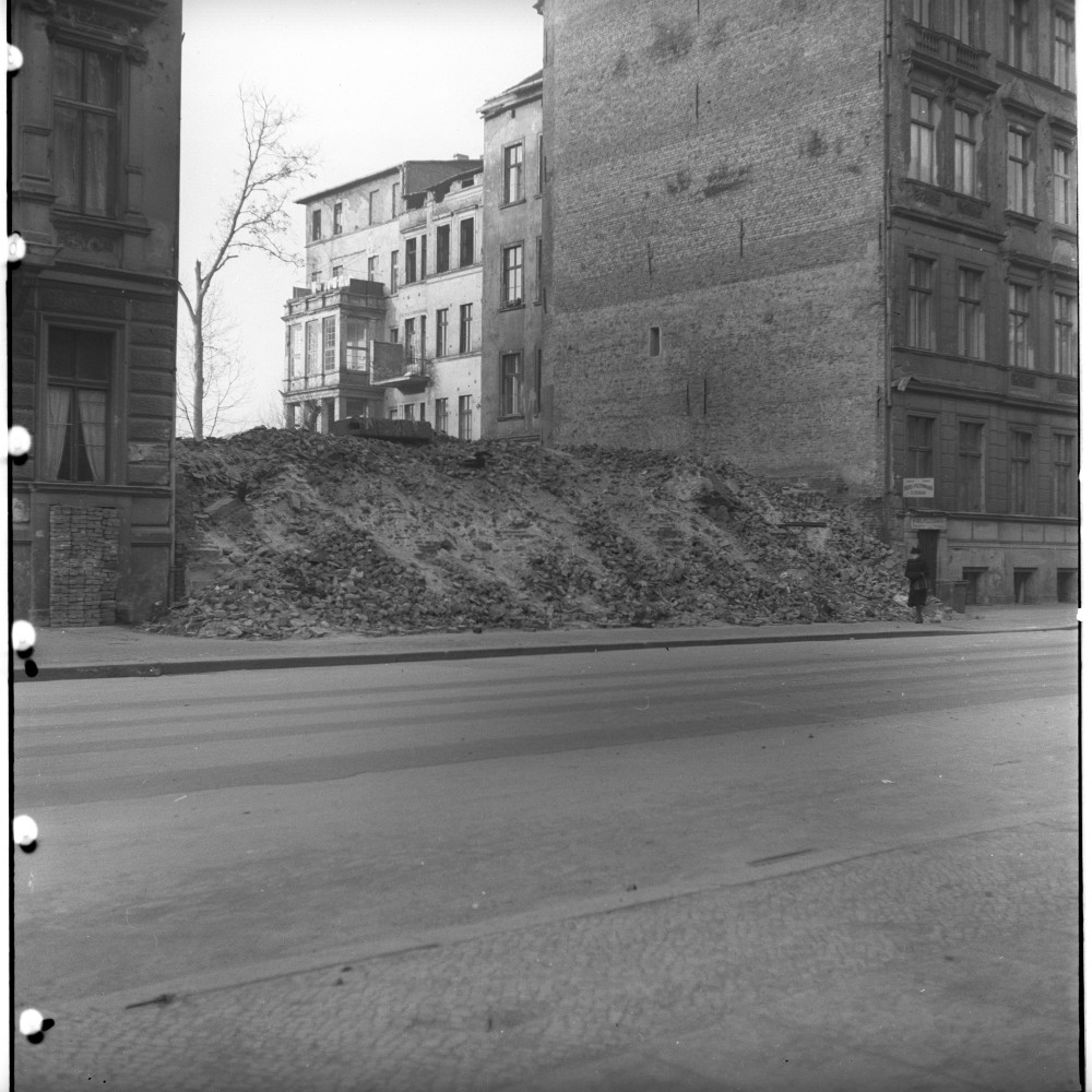 Negativ: Gelände, Steinmetzstraße 2, 1951 (Museen Tempelhof-Schöneberg/Herwarth Staudt CC BY-NC-SA)