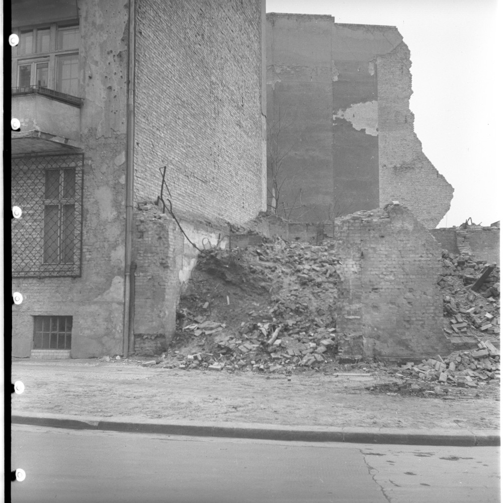 Negativ: Gelände, Stübbenstraße 6, 1951 (Museen Tempelhof-Schöneberg/Herwarth Staudt CC BY-NC-SA)