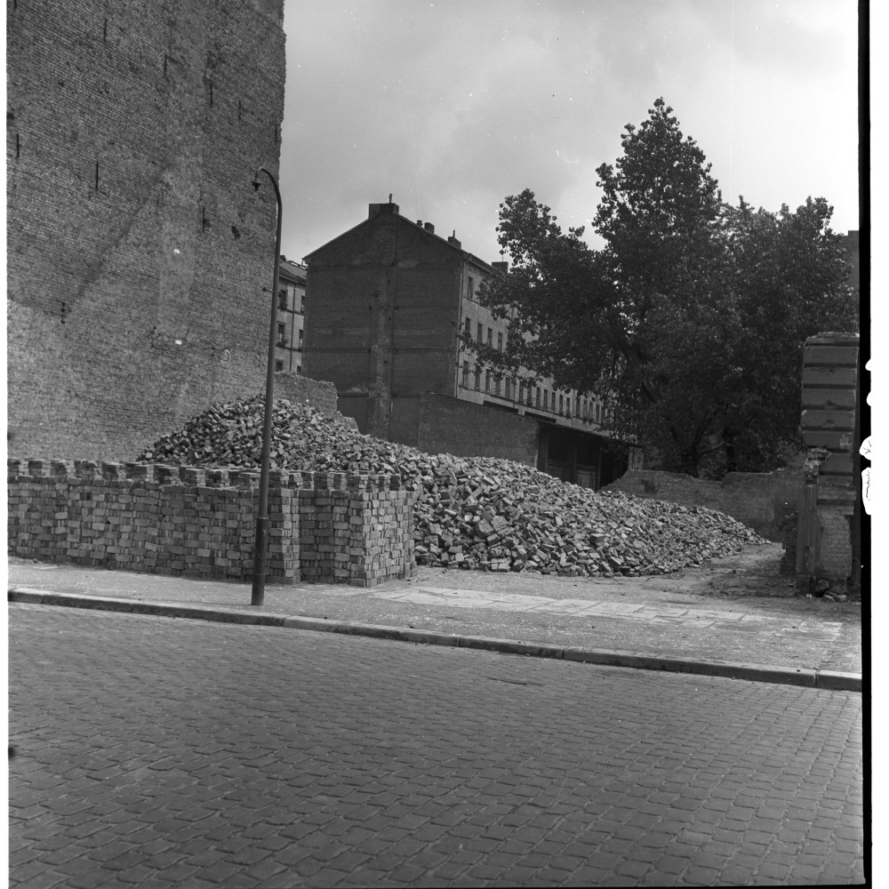 Negativ: Gelände, Zietenstraße 25, 1953 (Museen Tempelhof-Schöneberg/Herwarth Staudt CC BY-NC-SA)