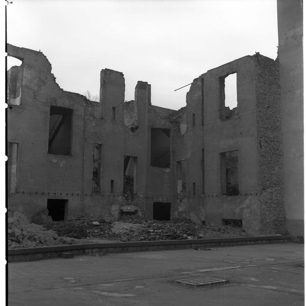 Negativ: Ruine, Albestraße 1, 1954 (Museen Tempelhof-Schöneberg/Herwarth Staudt CC BY-NC-SA)