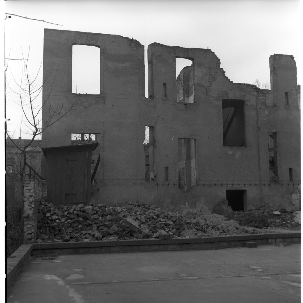 Negativ: Ruine, Albestraße 1, 1954 (Museen Tempelhof-Schöneberg/Herwarth Staudt CC BY-NC-SA)