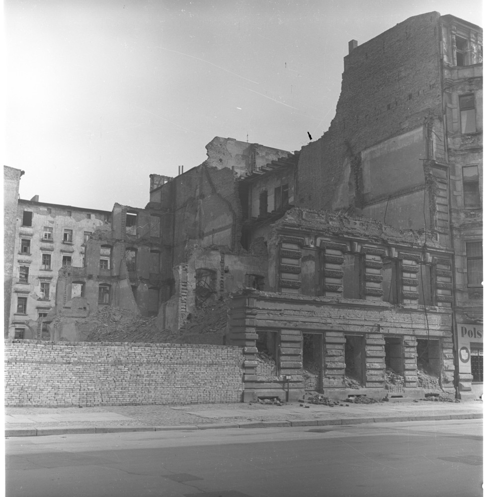 Negativ: Ruine, Alvenslebenstraße 18, 1950 (Museen Tempelhof-Schöneberg/Herwarth Staudt CC BY-NC-SA)