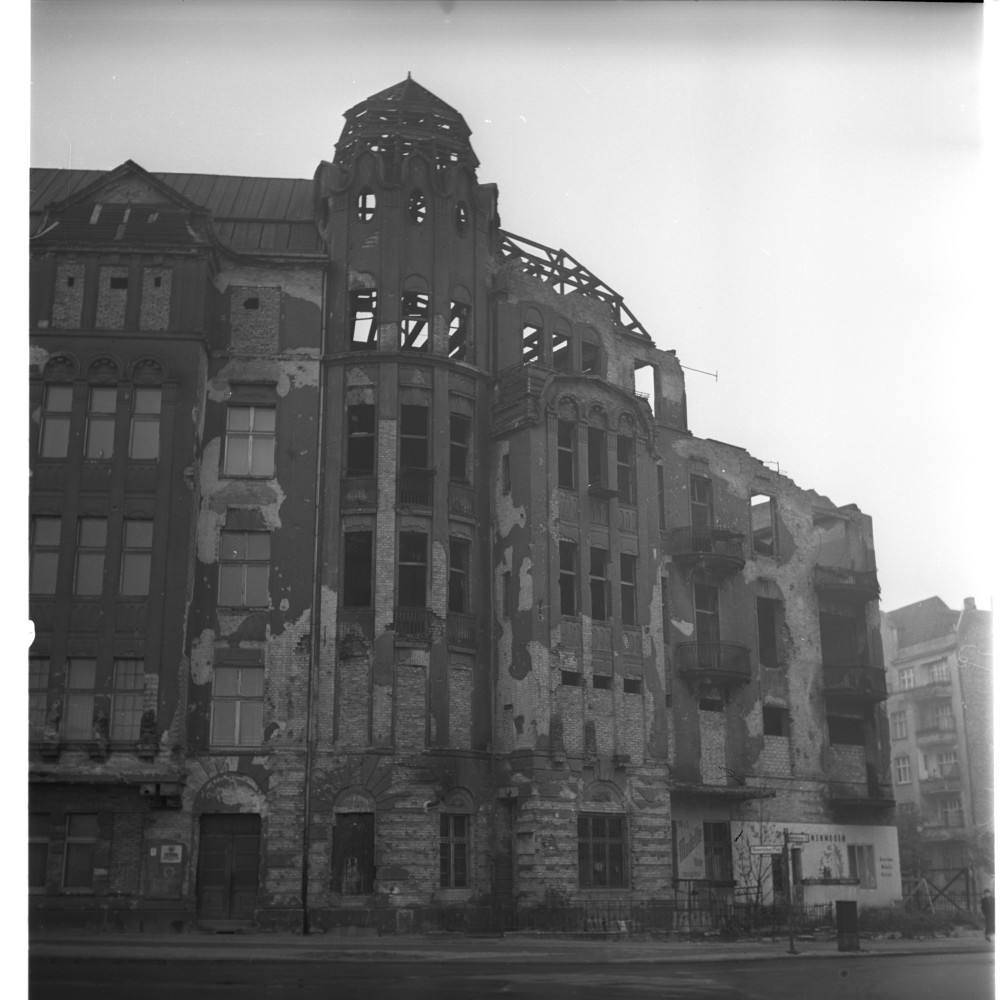 Negativ: Ruine, Aschaffenburger Straße 11, 1956 (Museen Tempelhof-Schöneberg/Herwarth Staudt CC BY-NC-SA)