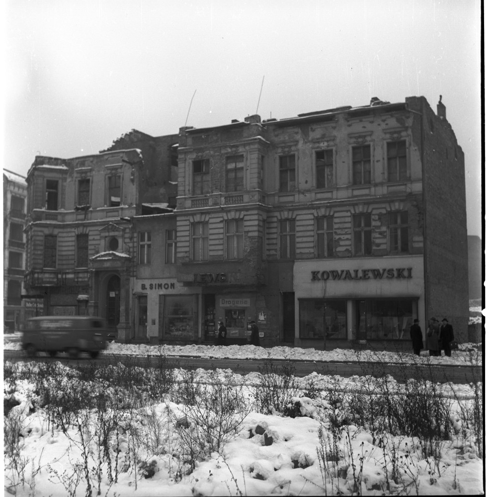 Negativ: Ruine, Augsburger Straße 56, 1954 (Museen Tempelhof-Schöneberg/Herwarth Staudt CC BY-NC-SA)