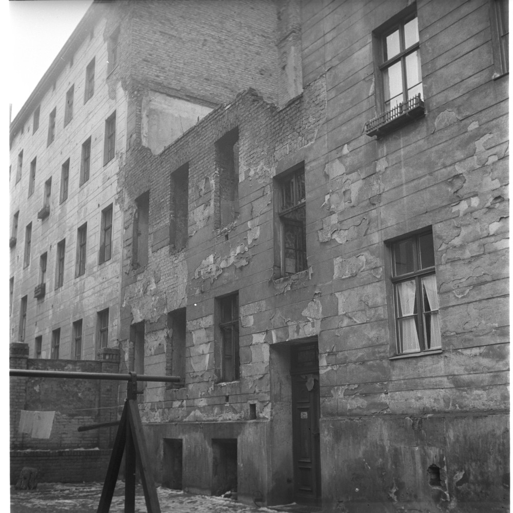 Negativ: Ruine, Bahnstraße 8, 1957 (Museen Tempelhof-Schöneberg/Herwarth Staudt CC BY-NC-SA)