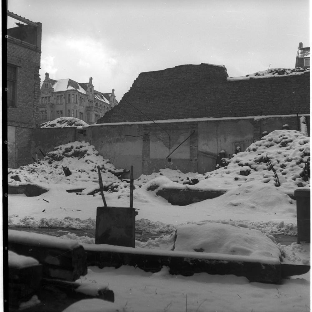 Negativ: Ruine, Bayreuther Straße 20, 1952 (Museen Tempelhof-Schöneberg/Herwarth Staudt CC BY-NC-SA)