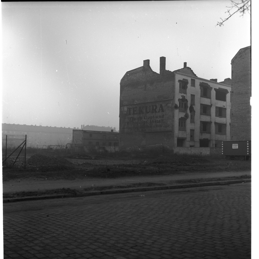 Negativ: Ruine, Bessemerstraße 51/53, 1953 (Museen Tempelhof-Schöneberg/Herwarth Staudt CC BY-NC-SA)