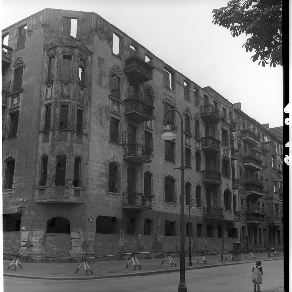 Negativ: Ruine, Cheruskerstraße 8, 1953 (Museen Tempelhof-Schöneberg/Herwarth Staudt CC BY-NC-SA)