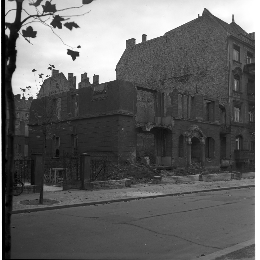 Negativ: Ruine, Cranachstraße 37, 1953 (Museen Tempelhof-Schöneberg/Herwarth Staudt CC BY-NC-SA)