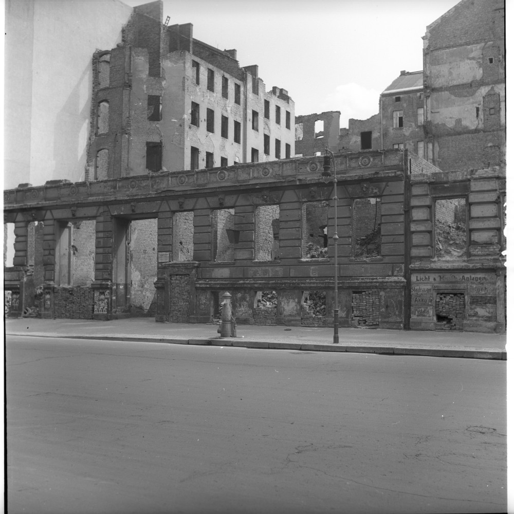 Negativ: Ruine, Dennewitzstraße 29, 1953 (Museen Tempelhof-Schöneberg/Herwarth Staudt CC BY-NC-SA)