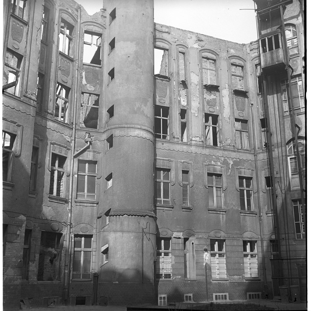 Negativ: Ruine, Dominicusstraße 1, 1955 (Museen Tempelhof-Schöneberg/Herwarth Staudt CC BY-NC-SA)