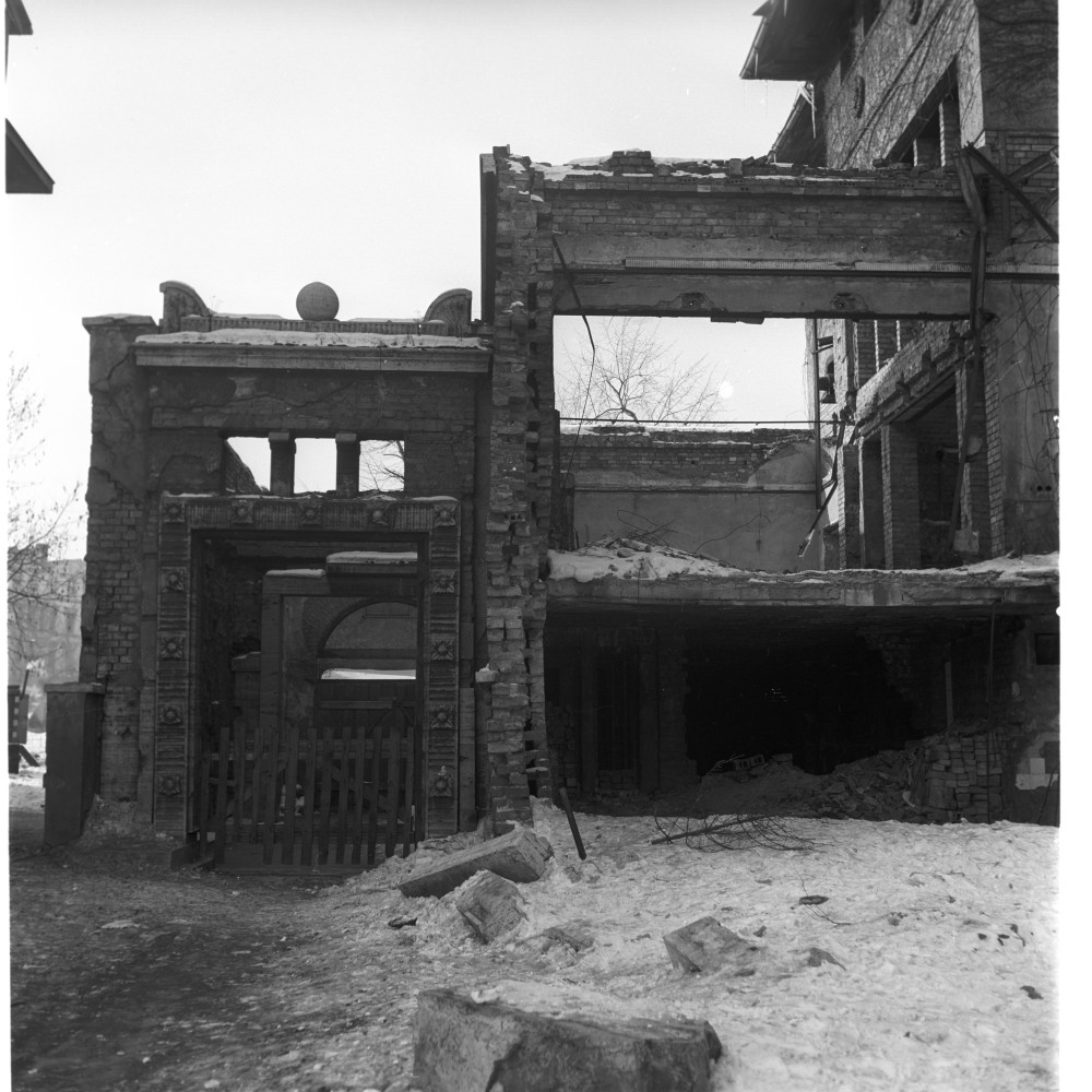 Negativ: Ruine, Einemstraße 5, 1955 (Museen Tempelhof-Schöneberg/Herwarth Staudt CC BY-NC-SA)