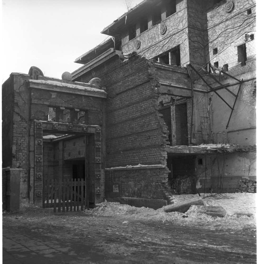 Negativ: Ruine, Einemstraße 5, 1955 (Museen Tempelhof-Schöneberg/Herwarth Staudt CC BY-NC-SA)