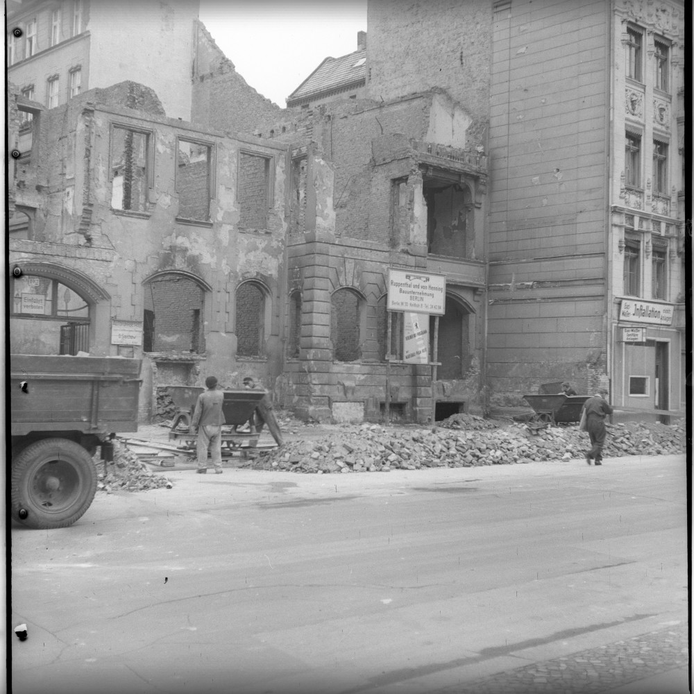 Negativ: Ruine, Eisenacher Straße 103, 1951 (Museen Tempelhof-Schöneberg/Herwarth Staudt CC BY-NC-SA)
