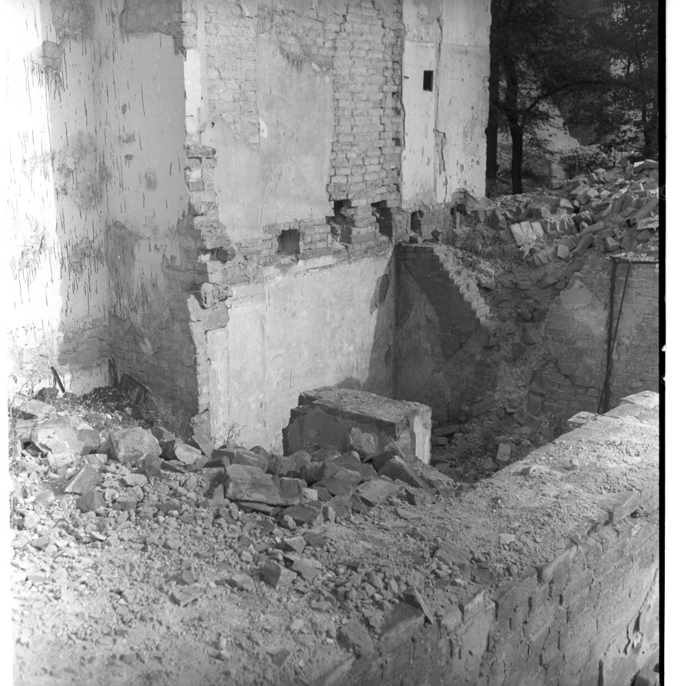 Negativ: Ruine, Frankenstraße 7, 1950 (Museen Tempelhof-Schöneberg/Herwarth Staudt CC BY-NC-SA)