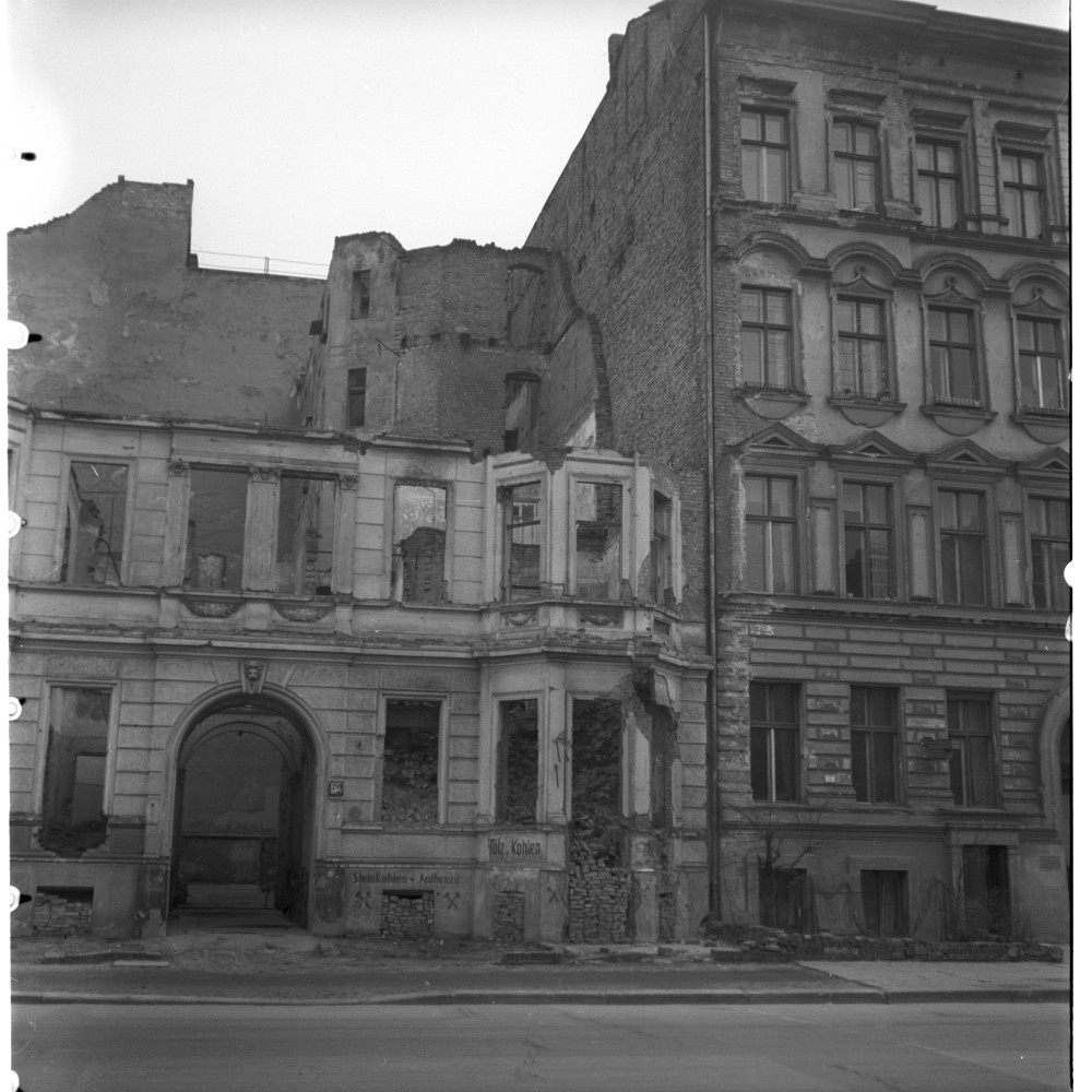 Negativ: Ruine, Frobenstraße 26, 1951 (Museen Tempelhof-Schöneberg/Herwarth Staudt CC BY-NC-SA)