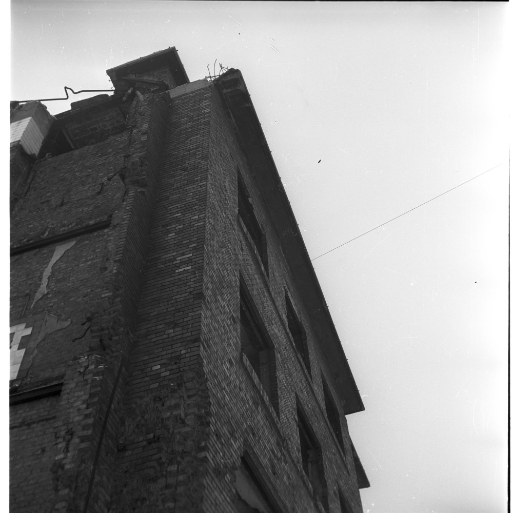 Negativ: Ruine, Geisbergstraße 3, 1955 (Museen Tempelhof-Schöneberg/Herwarth Staudt CC BY-NC-SA)