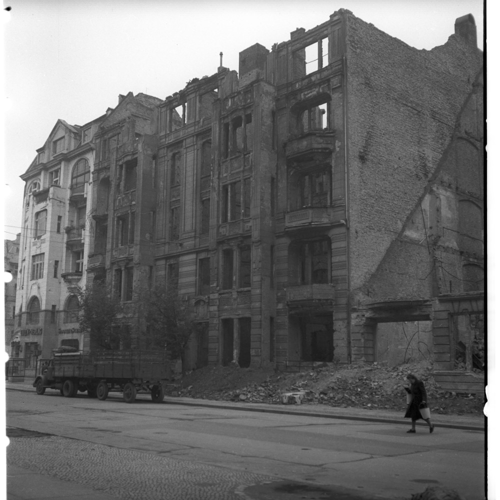 Negativ: Ruine, Geisbergstraße 34, 1950 (Museen Tempelhof-Schöneberg/Herwarth Staudt CC BY-NC-SA)