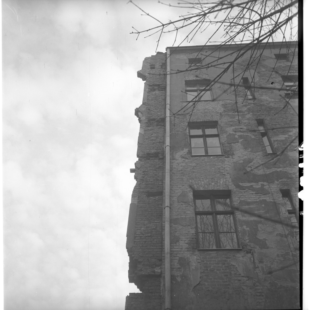 Negativ: Ruine, Goltzstraße 50, 1953 (Museen Tempelhof-Schöneberg/Herwarth Staudt CC BY-NC-SA)