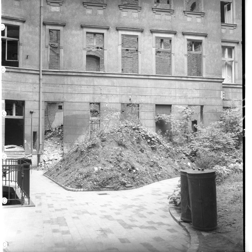 Negativ: Ruine, Grunewaldstraße 22, 1951 (Museen Tempelhof-Schöneberg/Herwarth Staudt CC BY-NC-SA)