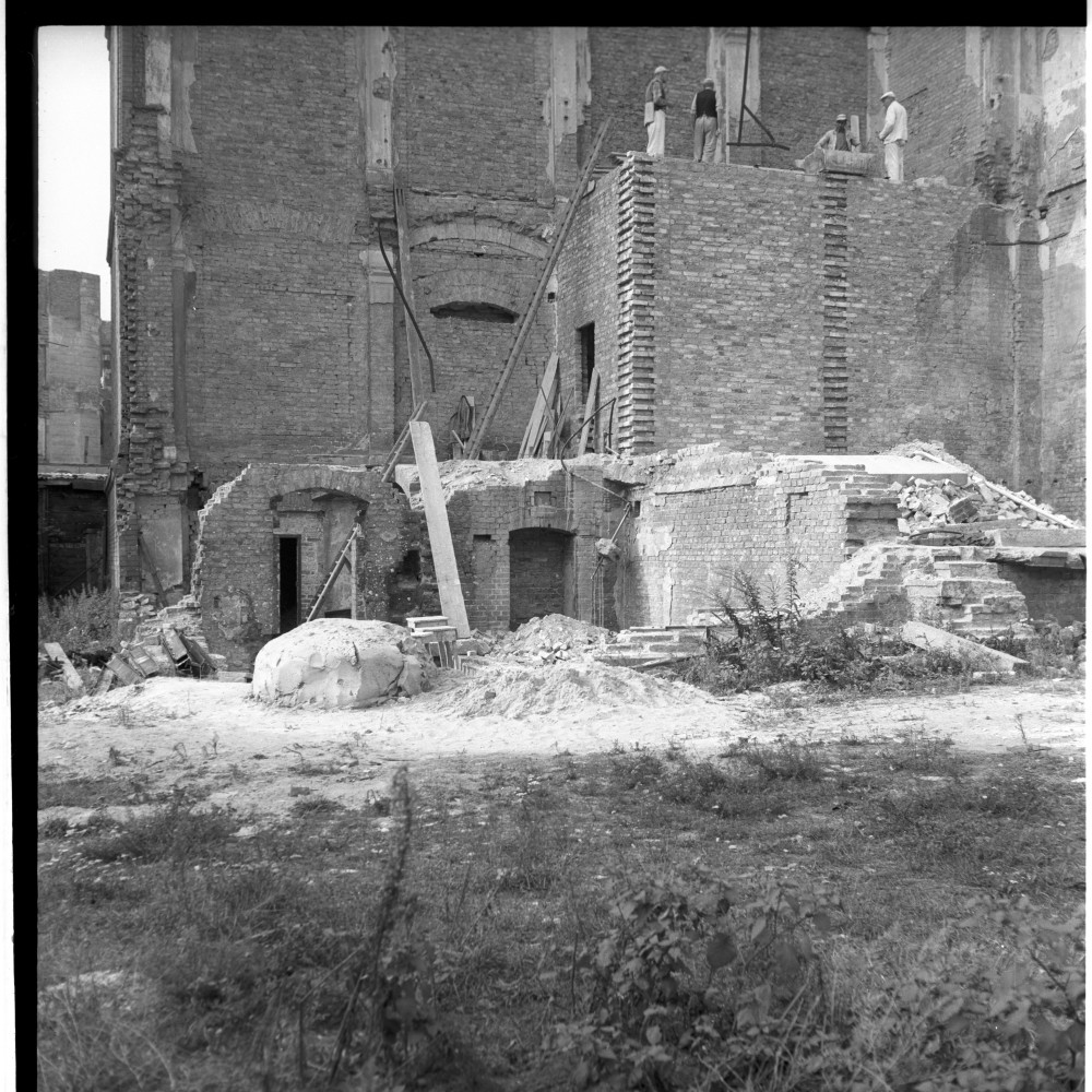 Negativ: Ruine, Grunewaldstraße 6-8, 1952 (Museen Tempelhof-Schöneberg/Herwarth Staudt CC BY-NC-SA)