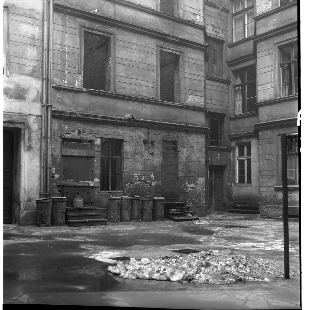 Negativ: Ruine, Grunewaldstraße 92, 1955 (Museen Tempelhof-Schöneberg/Herwarth Staudt CC BY-NC-SA)