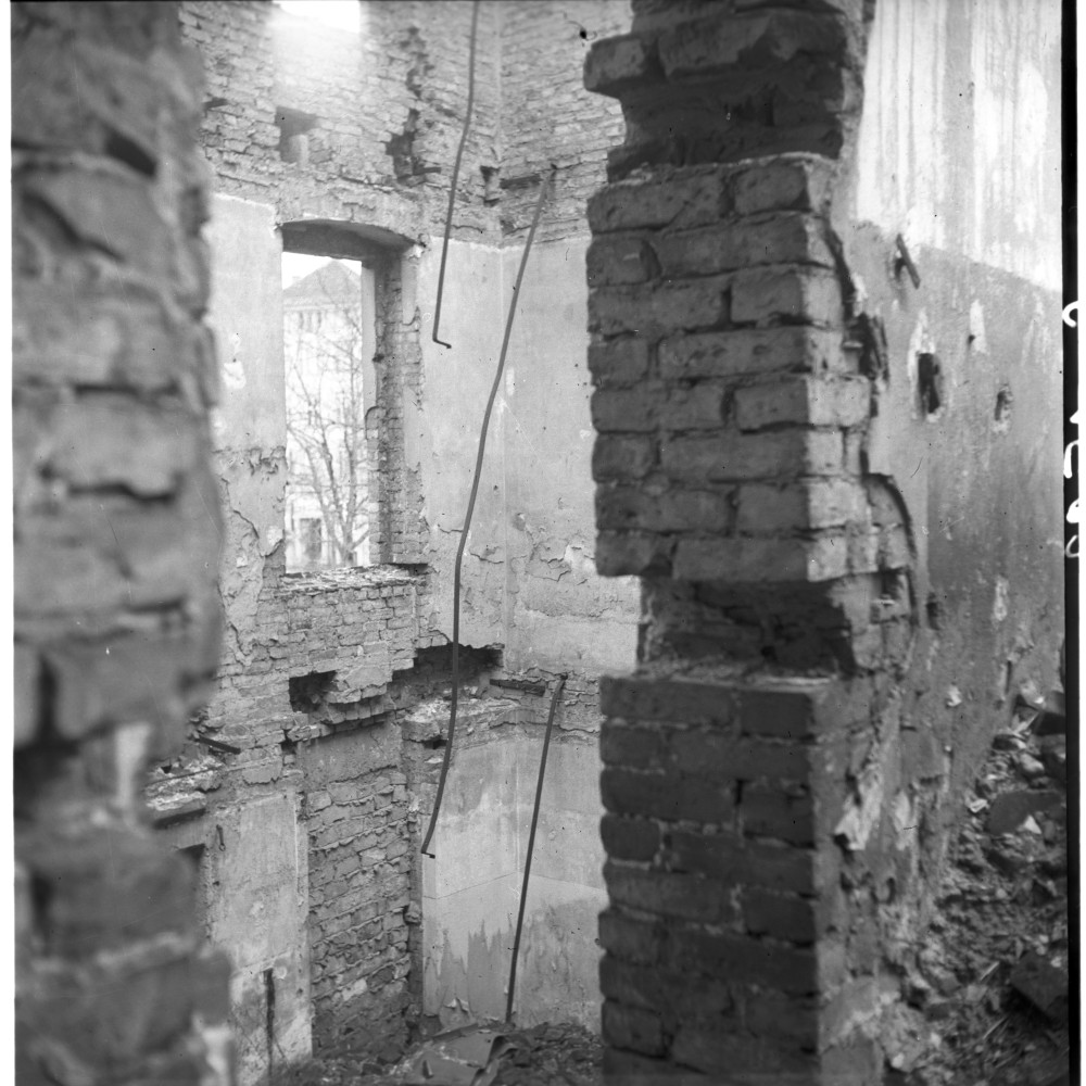 Negativ: Ruine, Handjerystraße 63, 1955 (Museen Tempelhof-Schöneberg/Herwarth Staudt CC BY-NC-SA)