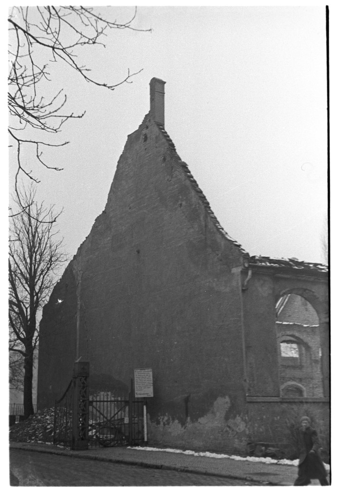Negativ: Ruine, Handjerystraße 97, 1950 (Museen Tempelhof-Schöneberg/Herwarth Staudt CC BY-NC-SA)