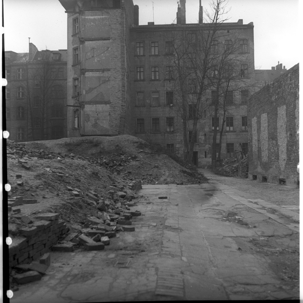 Negativ: Ruine, Hauptstraße 104, 1950 (Museen Tempelhof-Schöneberg/Herwarth Staudt CC BY-NC-SA)