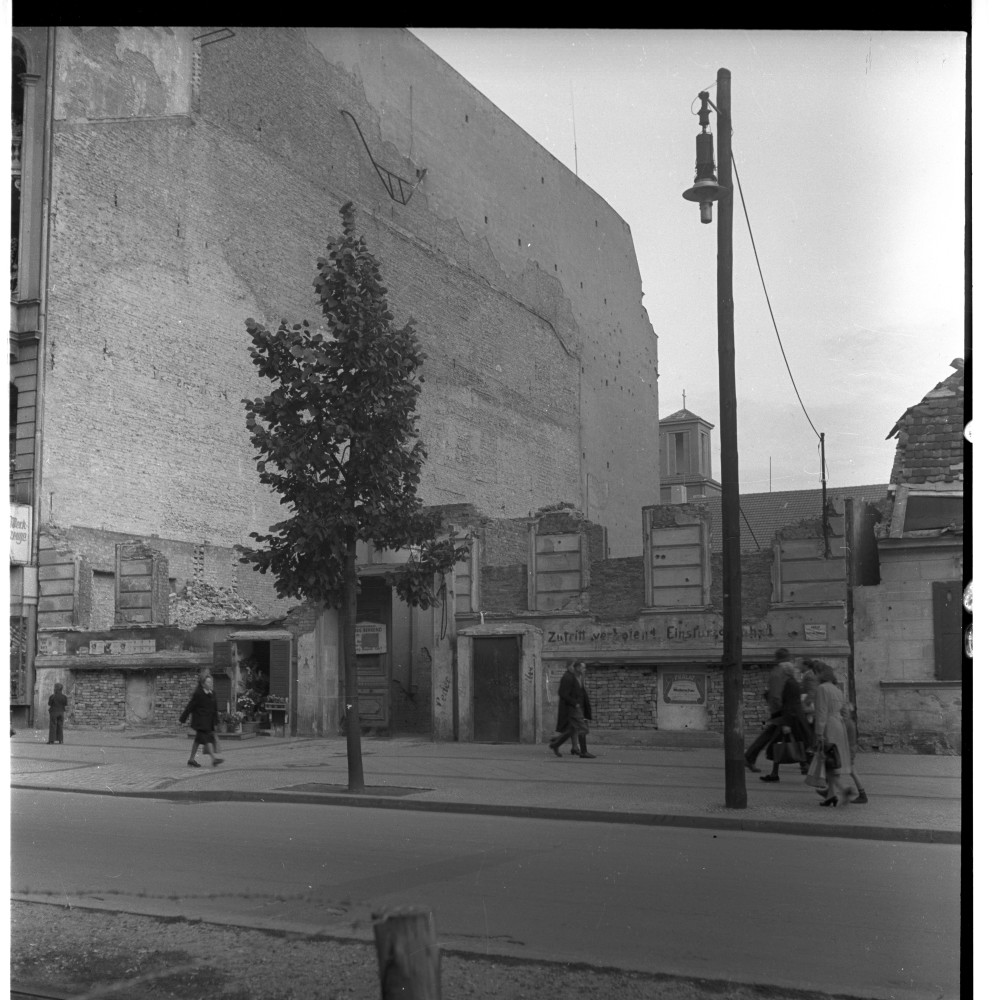 Negativ: Ruine, Hauptstraße 133, 1950 (Museen Tempelhof-Schöneberg/Herwarth Staudt CC BY-NC-SA)