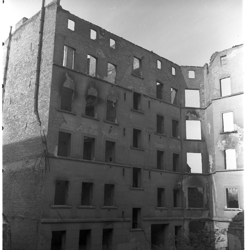 Negativ: Ruine, Hauptstraße 4, 1950 (Museen Tempelhof-Schöneberg/Herwarth Staudt CC BY-NC-SA)