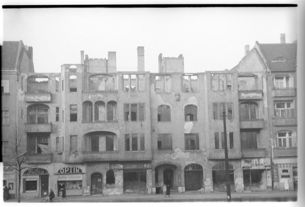 Negativ: Ruine, Hauptstraße 75, 1949 (Museen Tempelhof-Schöneberg/Herwarth Staudt CC BY-NC-SA)