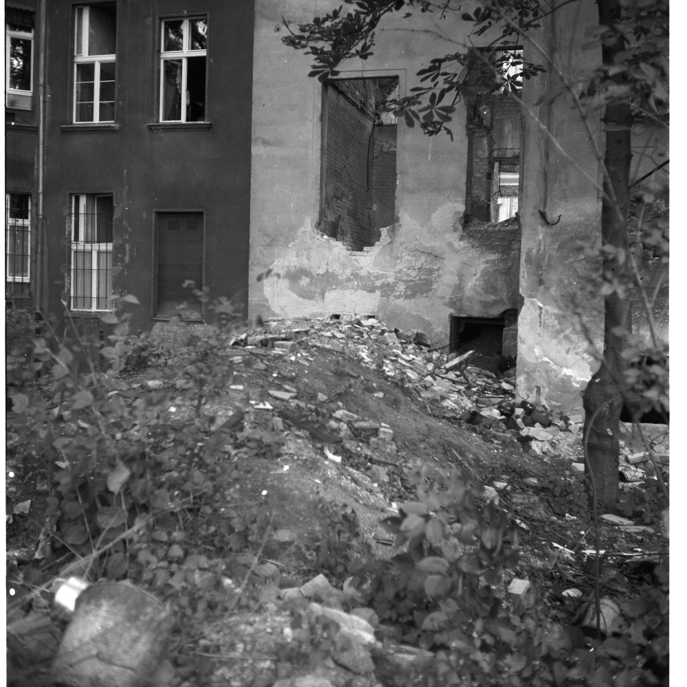 Negativ: Ruine, Hewaldstraße 8, 1951 (Museen Tempelhof-Schöneberg/Herwarth Staudt CC BY-NC-SA)