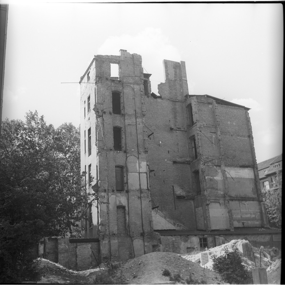 Negativ: Ruine, Heylstraße 27, 1956 (Museen Tempelhof-Schöneberg/Herwarth Staudt CC BY-NC-SA)