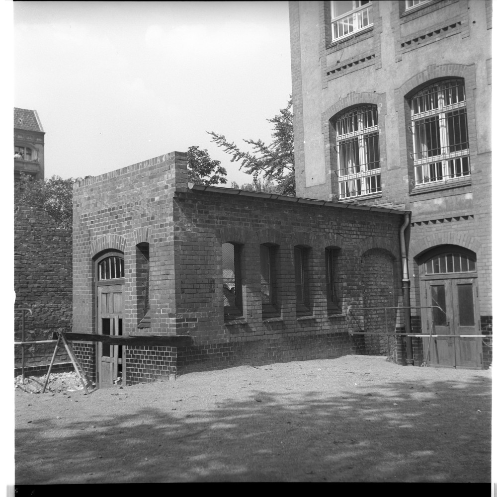 Negativ: Ruine, Hohenstaufenstraße 49-50, 1955 (Museen Tempelhof-Schöneberg/Herwarth Staudt CC BY-NC-SA)