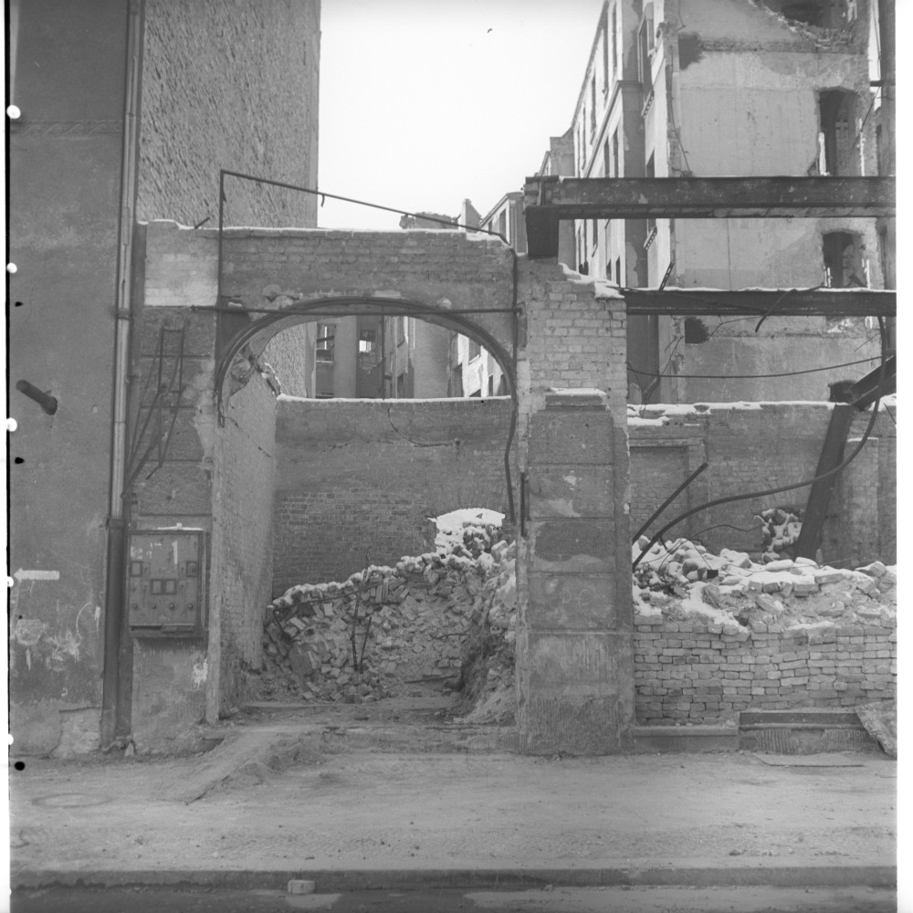 Negativ: Ruine, Innsbrucker Straße 19, 1951 (Museen Tempelhof-Schöneberg/Herwarth Staudt CC BY-NC-SA)