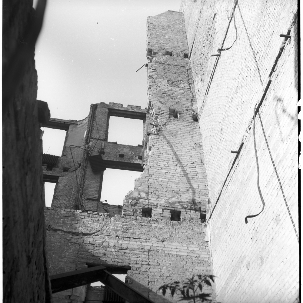 Negativ: Ruine, Innsbrucker Straße 29, 1953 (Museen Tempelhof-Schöneberg/Herwarth Staudt CC BY-NC-SA)