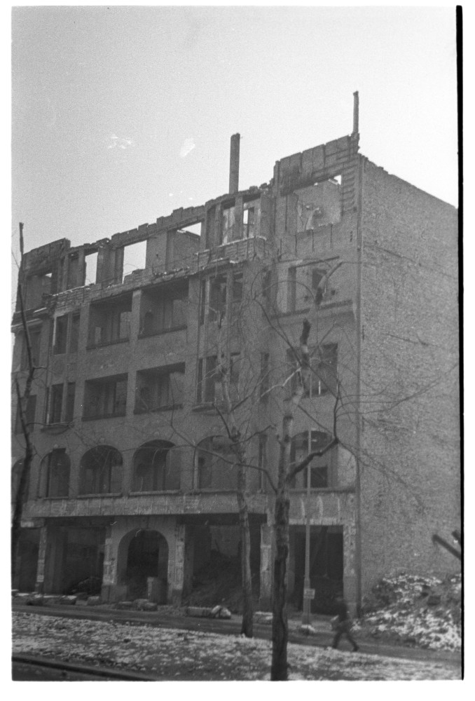 Negativ: Ruine, Innsbrucker Straße 41, 1950 (Museen Tempelhof-Schöneberg/Herwarth Staudt CC BY-NC-SA)