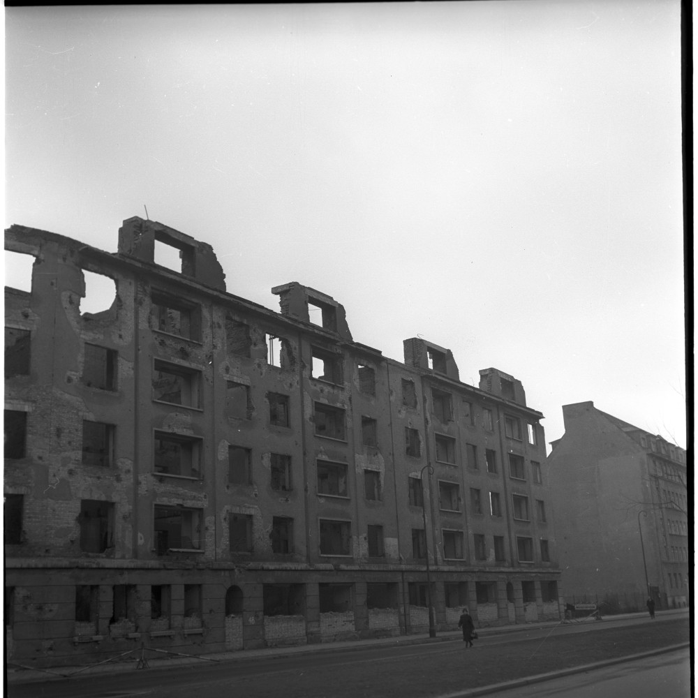 Negativ: Ruine, Innsbrucker Straße 47 und 48, 1953 (Museen Tempelhof-Schöneberg/Herwarth Staudt CC BY-NC-SA)