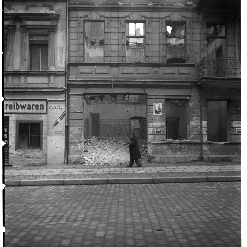 Negativ: Ruine, Katzlerstraße 14, 1951 (Museen Tempelhof-Schöneberg/Herwarth Staudt CC BY-NC-SA)