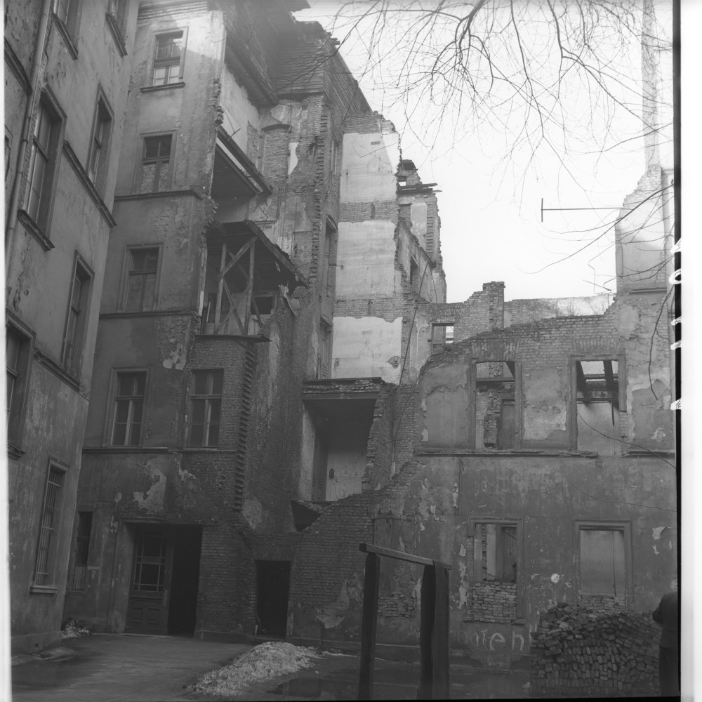 Negativ: Ruine, Katzlerstraße 14, 1956 (Museen Tempelhof-Schöneberg/Herwarth Staudt CC BY-NC-SA)