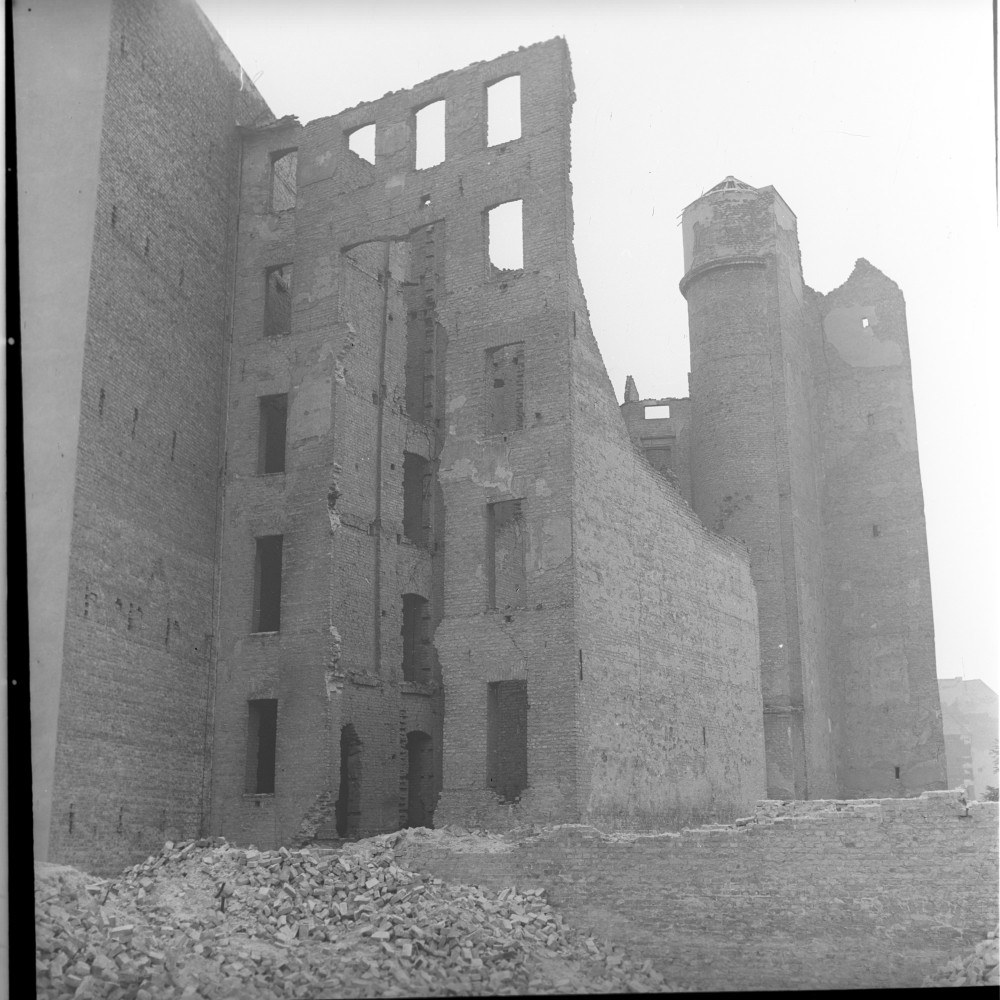 Negativ: Ruine, Keithstraße 3, 1953 (Museen Tempelhof-Schöneberg/Herwarth Staudt CC BY-NC-SA)