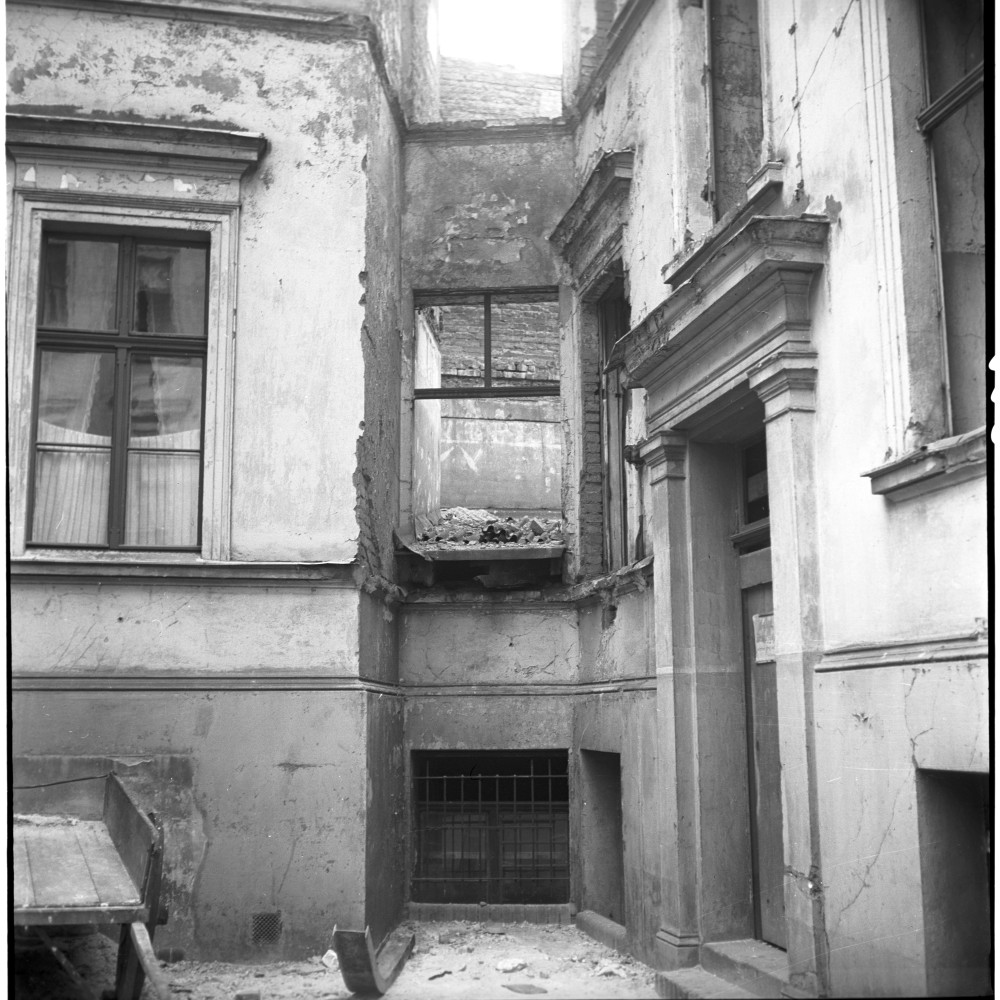 Negativ: Ruine, Kirchbachstraße 13, 1953 (Museen Tempelhof-Schöneberg/Herwarth Staudt CC BY-NC-SA)
