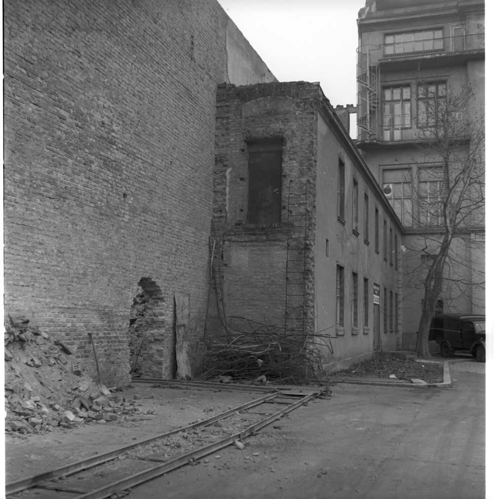 Negativ: Ruine, Kleiststraße 13, 1951 (Museen Tempelhof-Schöneberg/Herwarth Staudt CC BY-NC-SA)