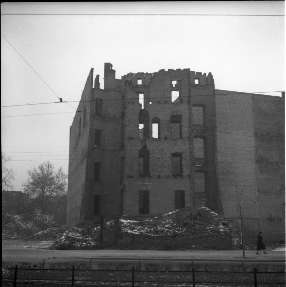 Negativ: Ruine, Kleiststraße 28, 1952 (Museen Tempelhof-Schöneberg/Herwarth Staudt CC BY-NC-SA)