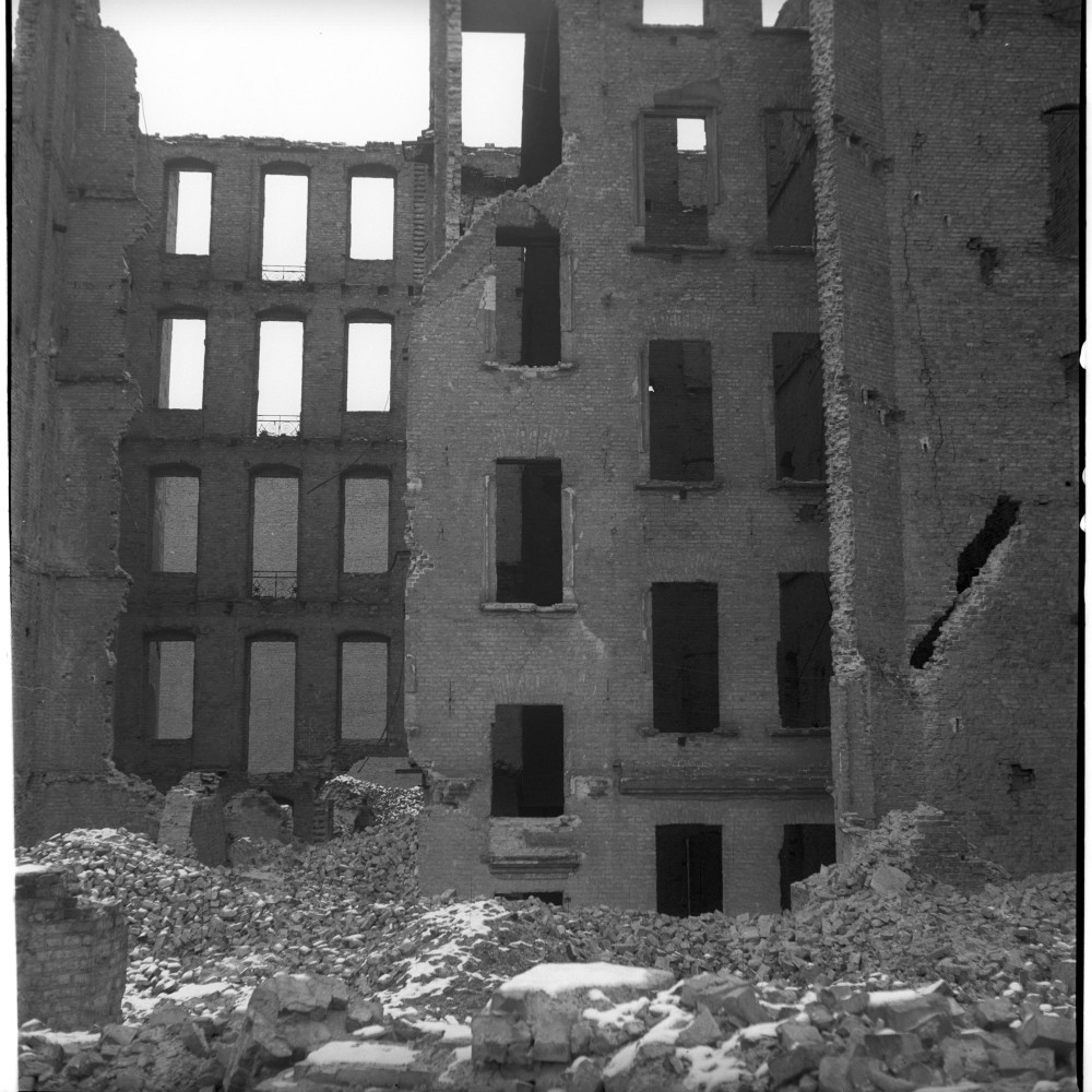 Negativ: Ruine, Kleiststraße 5, 1952 (Museen Tempelhof-Schöneberg/Herwarth Staudt CC BY-NC-SA)