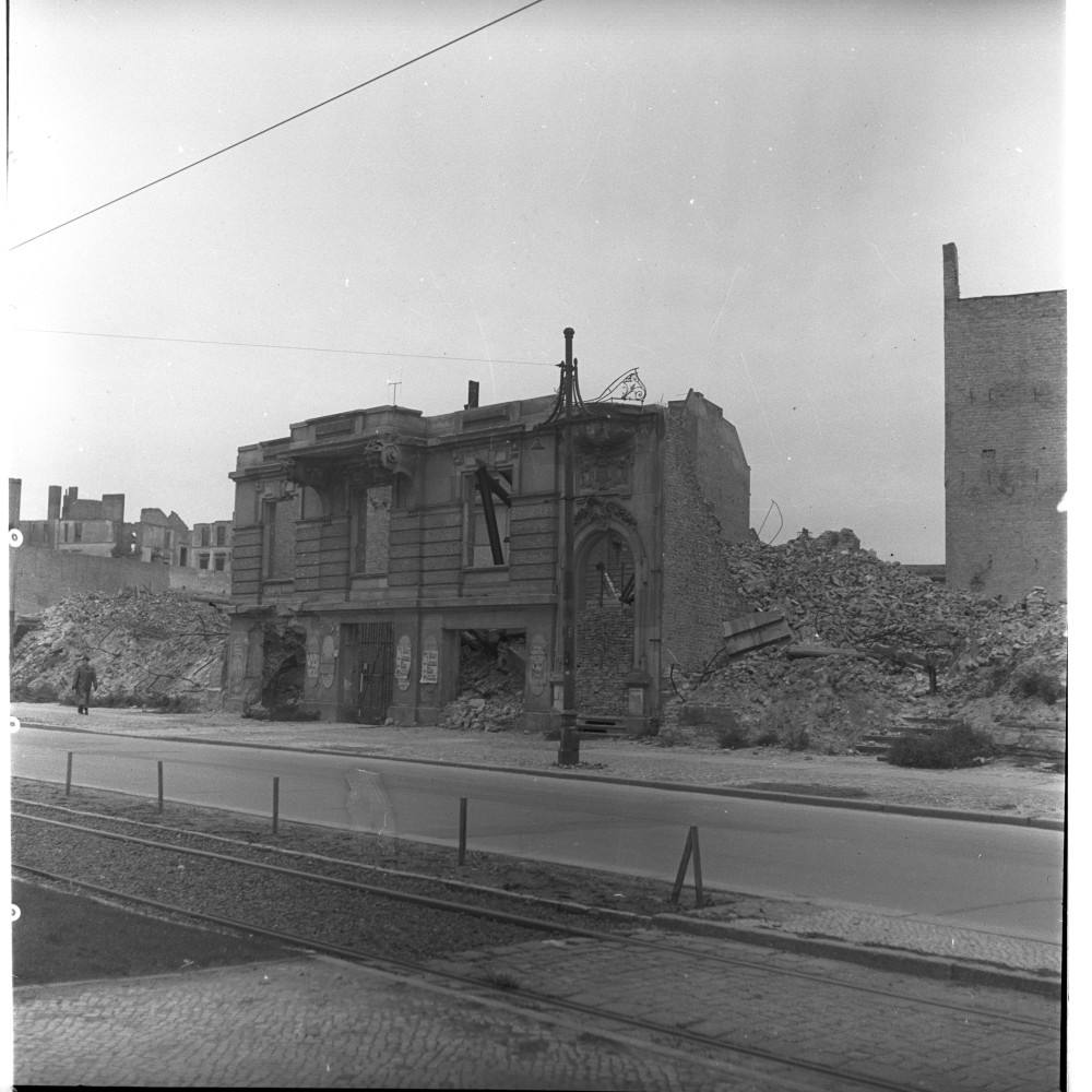 Negativ: Ruine, Kleiststraße 8, 1950 (Museen Tempelhof-Schöneberg/Herwarth Staudt CC BY-NC-SA)